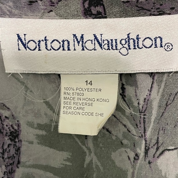 Norton McNaughton blouse. 100% polyester light and airy size 14 - Picture 5 of 5